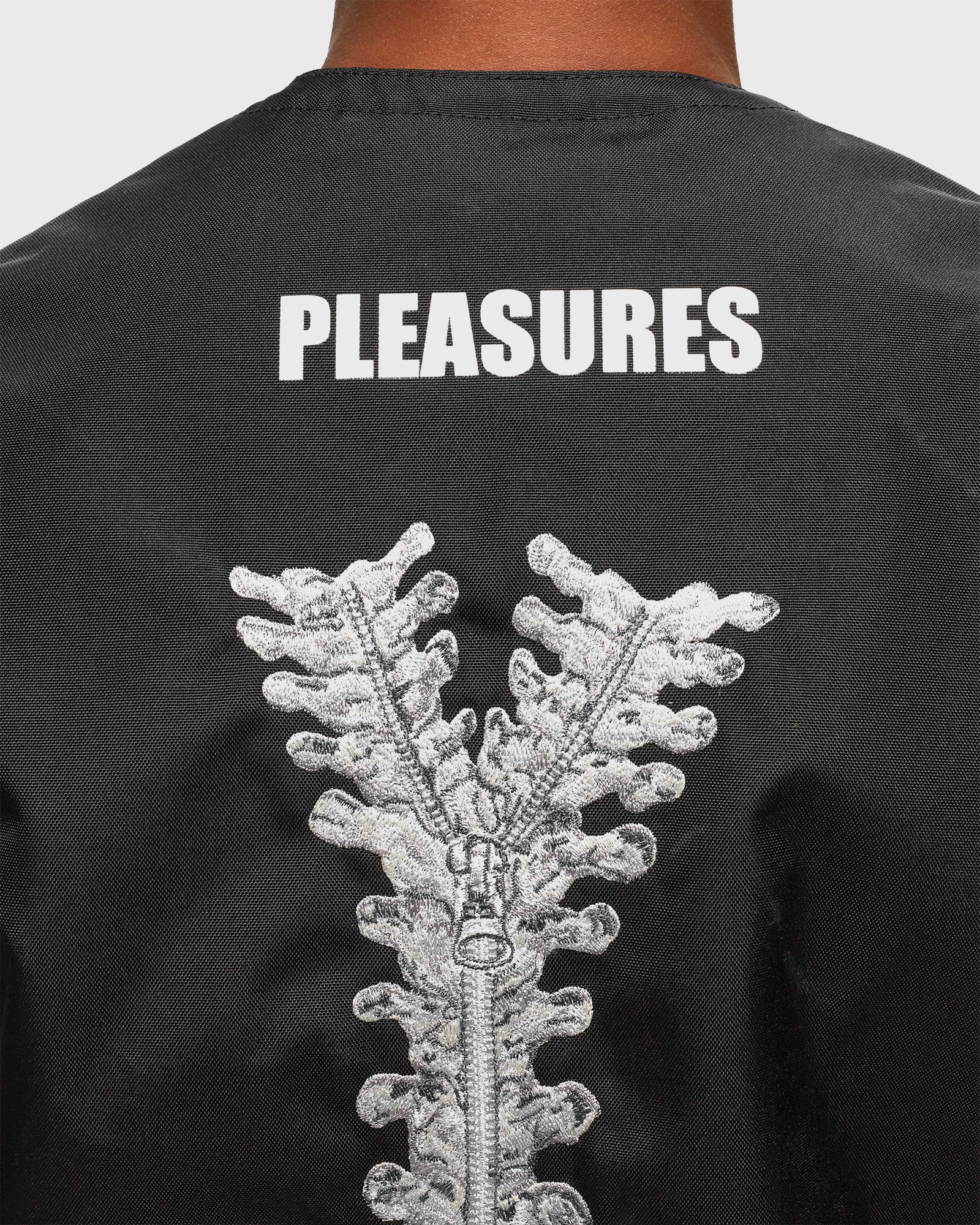 PLEASURES VEST