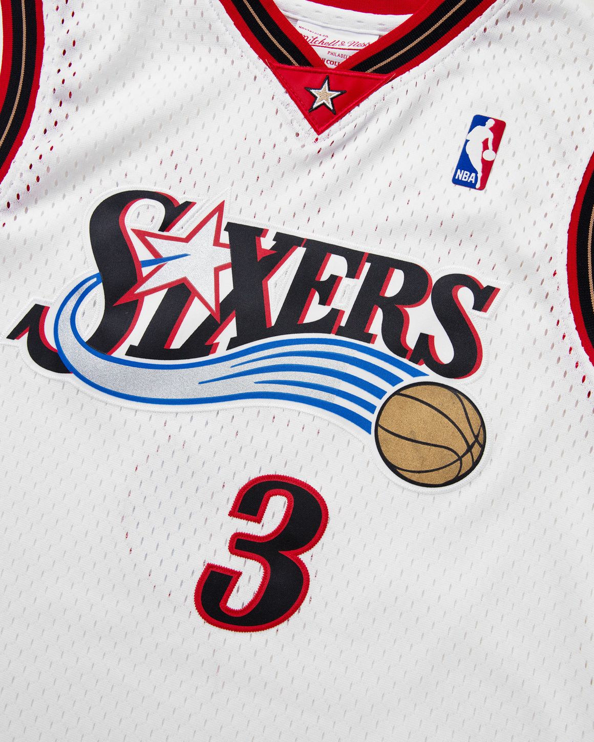 Mitchell & Ness NBA SWINGMAN JERSEY PHILADELPHIA 76ERS HOME 2000-01 ALLEN  IVERSON #3 Multi | BSTN Store