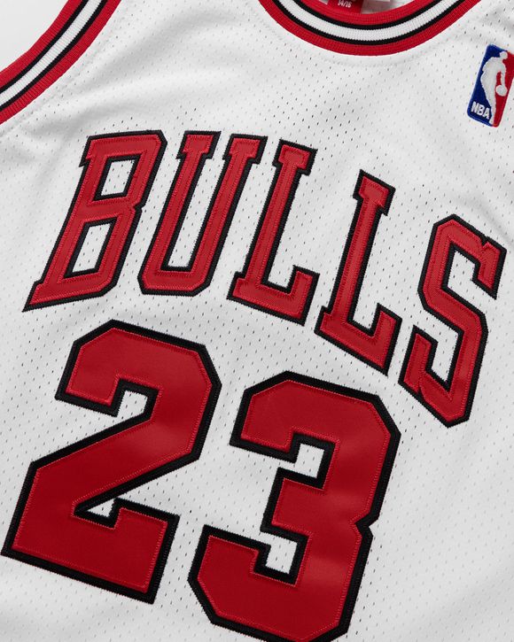 Mitchell & Ness Men's 1997 Chicago Bulls Michael Jordan #23 Red