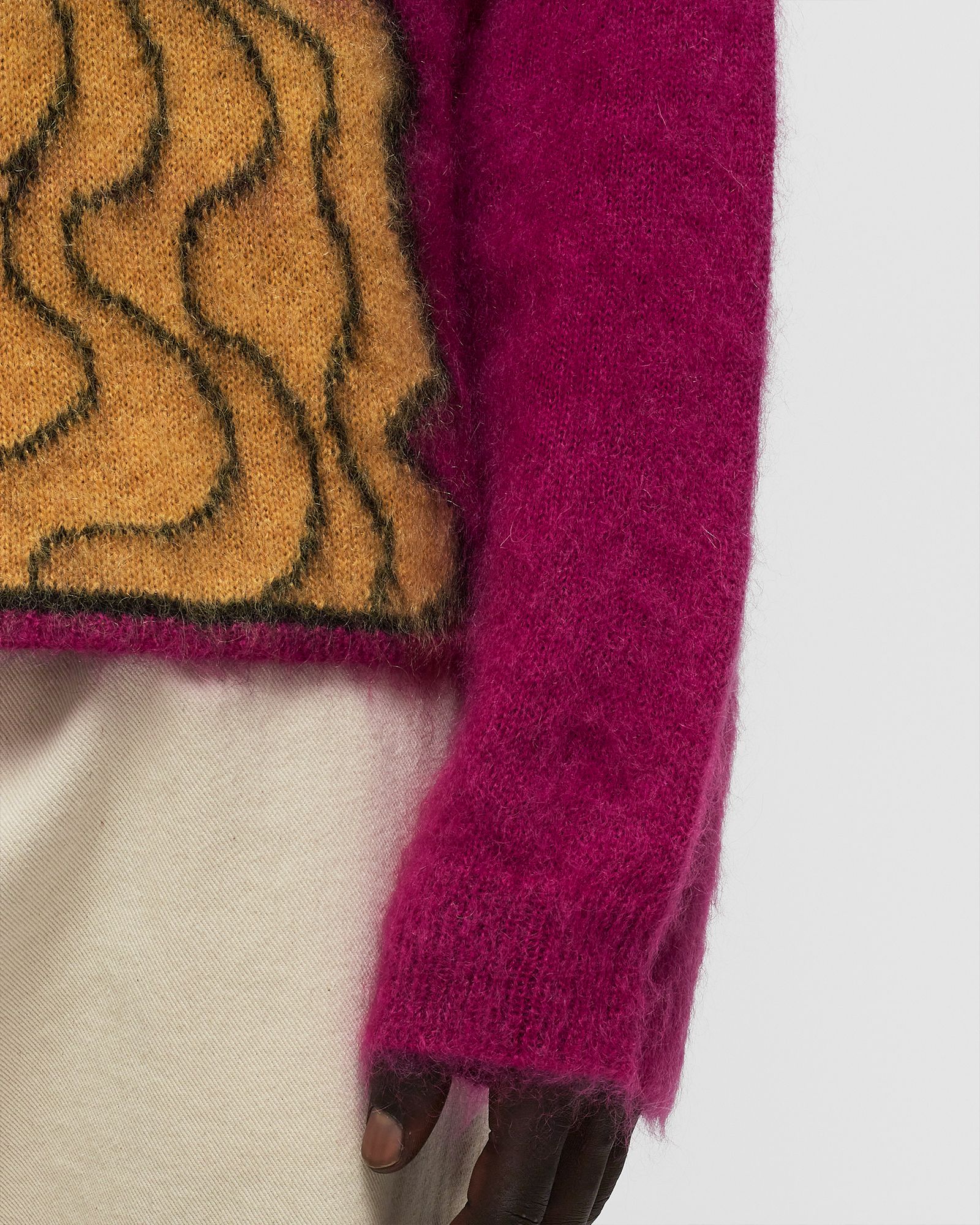 トップス ERL KISS MOHAIR INTARSIA SWEATER KNIT ERL Unisex Kiss Mohair Intarsia Sweater Knit in FUSCIA | FWRD