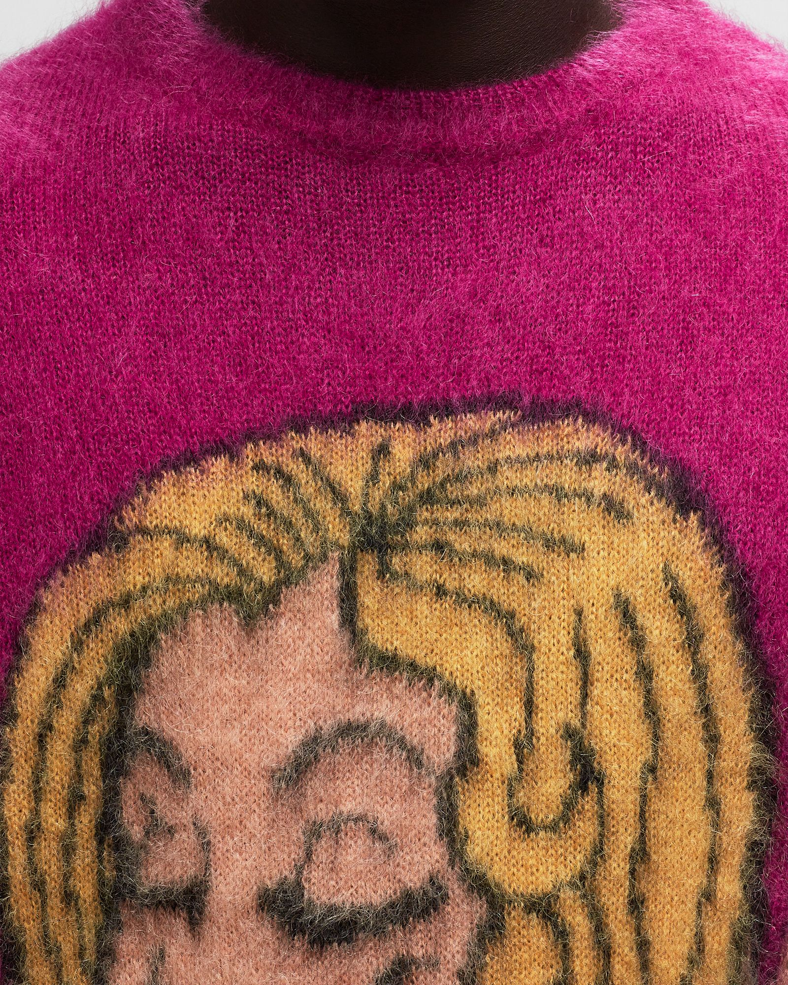 トップス ERL KISS MOHAIR INTARSIA SWEATER KNIT ERL Unisex Kiss Mohair Intarsia Sweater Knit in FUSCIA | FWRD