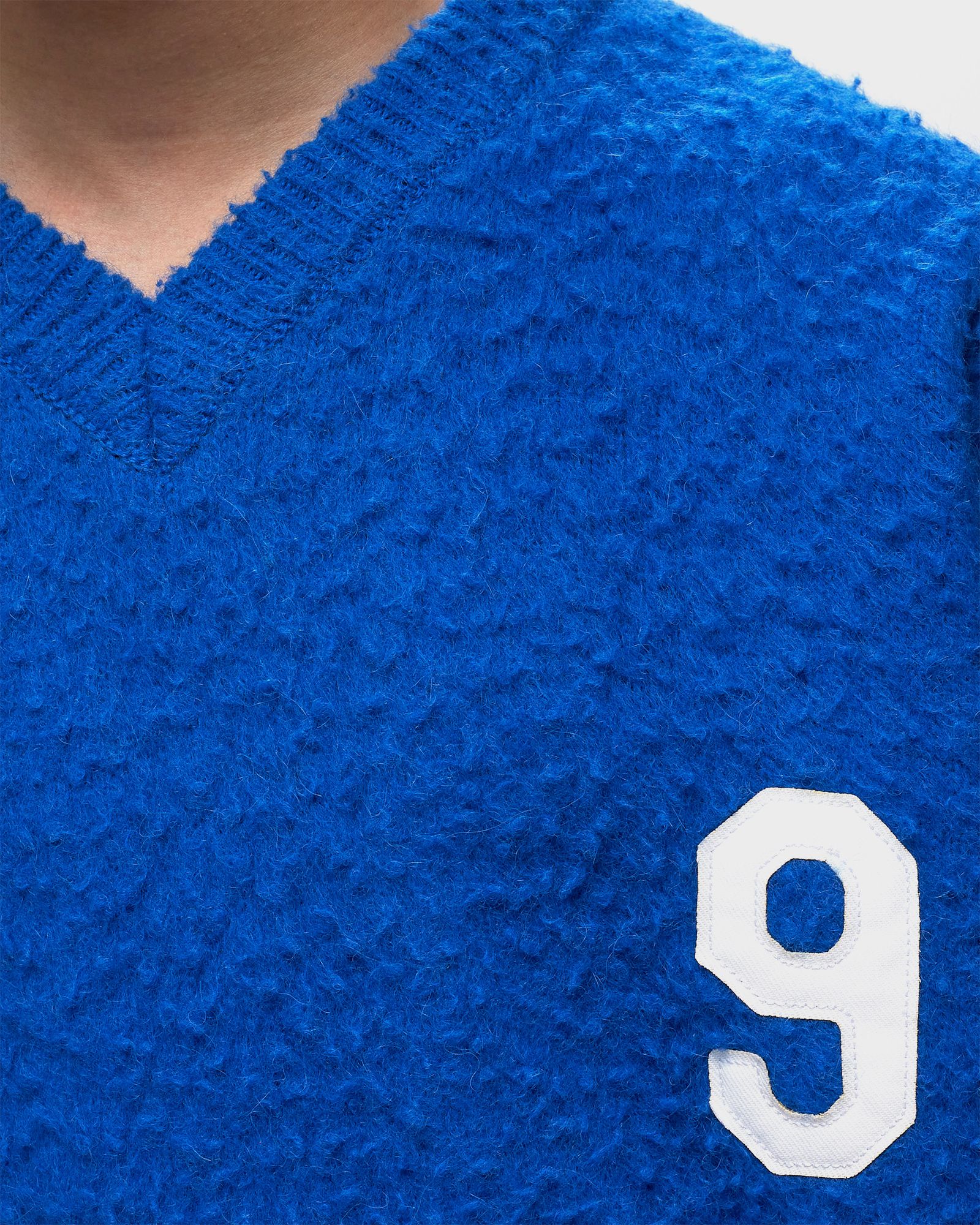 FOOTBALL VNECK SWEATER KNIT