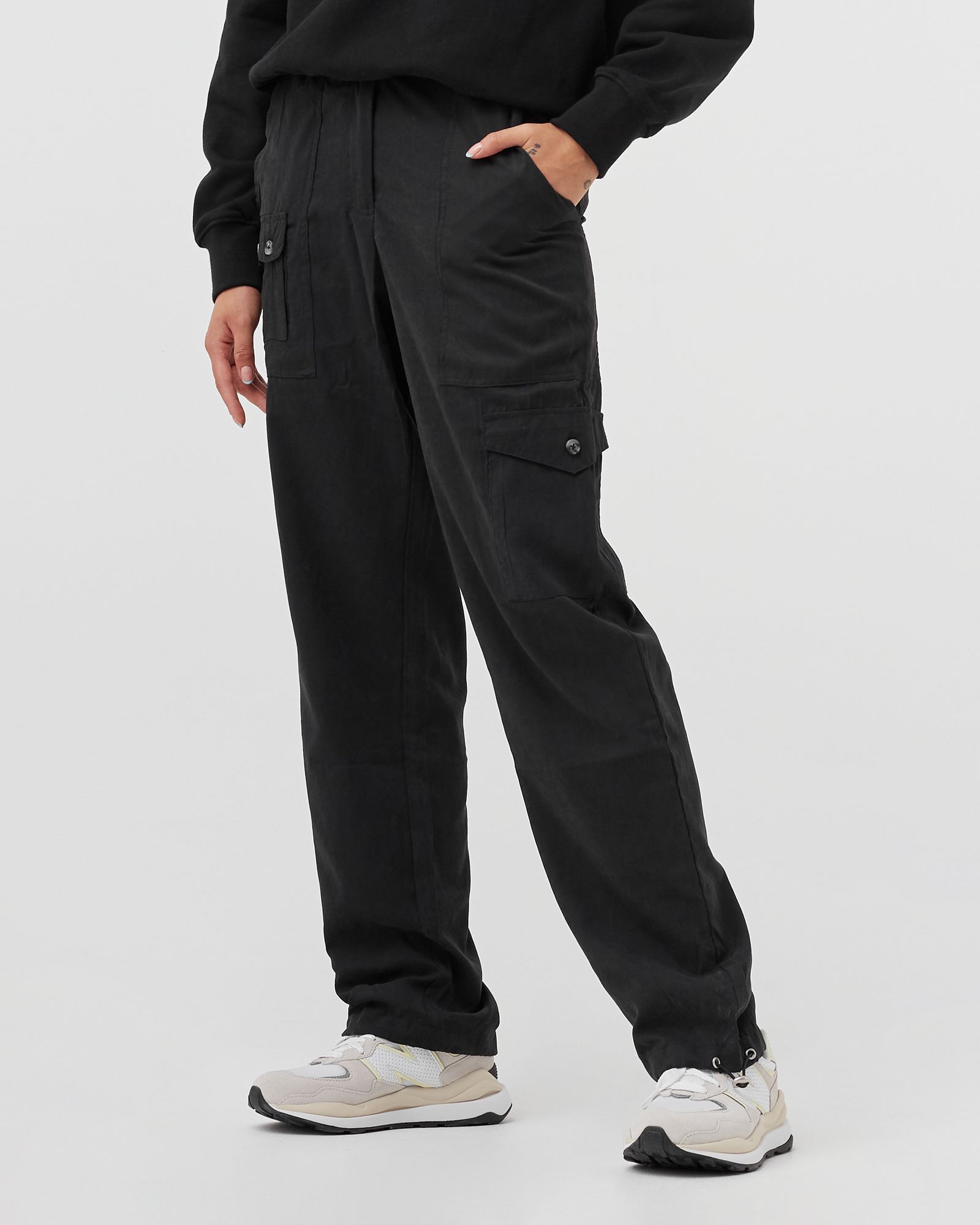 Han Kjobenhavn WMNS Cargo Pants Black | BSTN Store