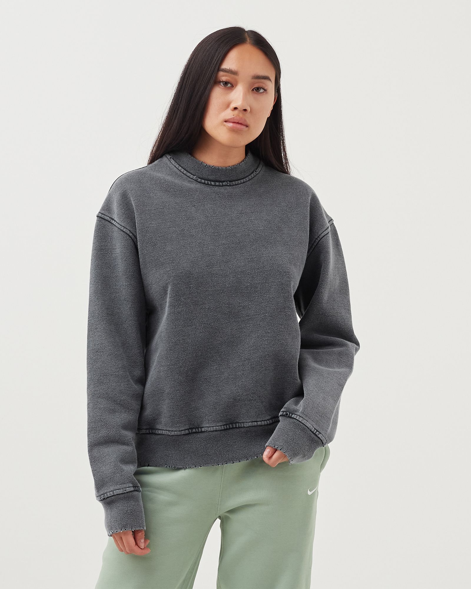 WMNS Distressed Crew sweatshirt