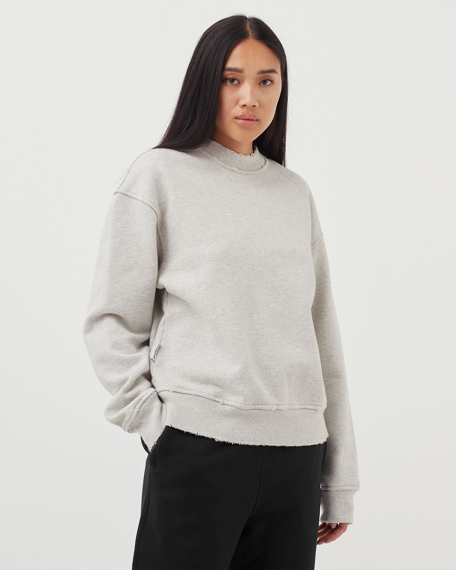 WMNS Distressed Crew sweatshirt