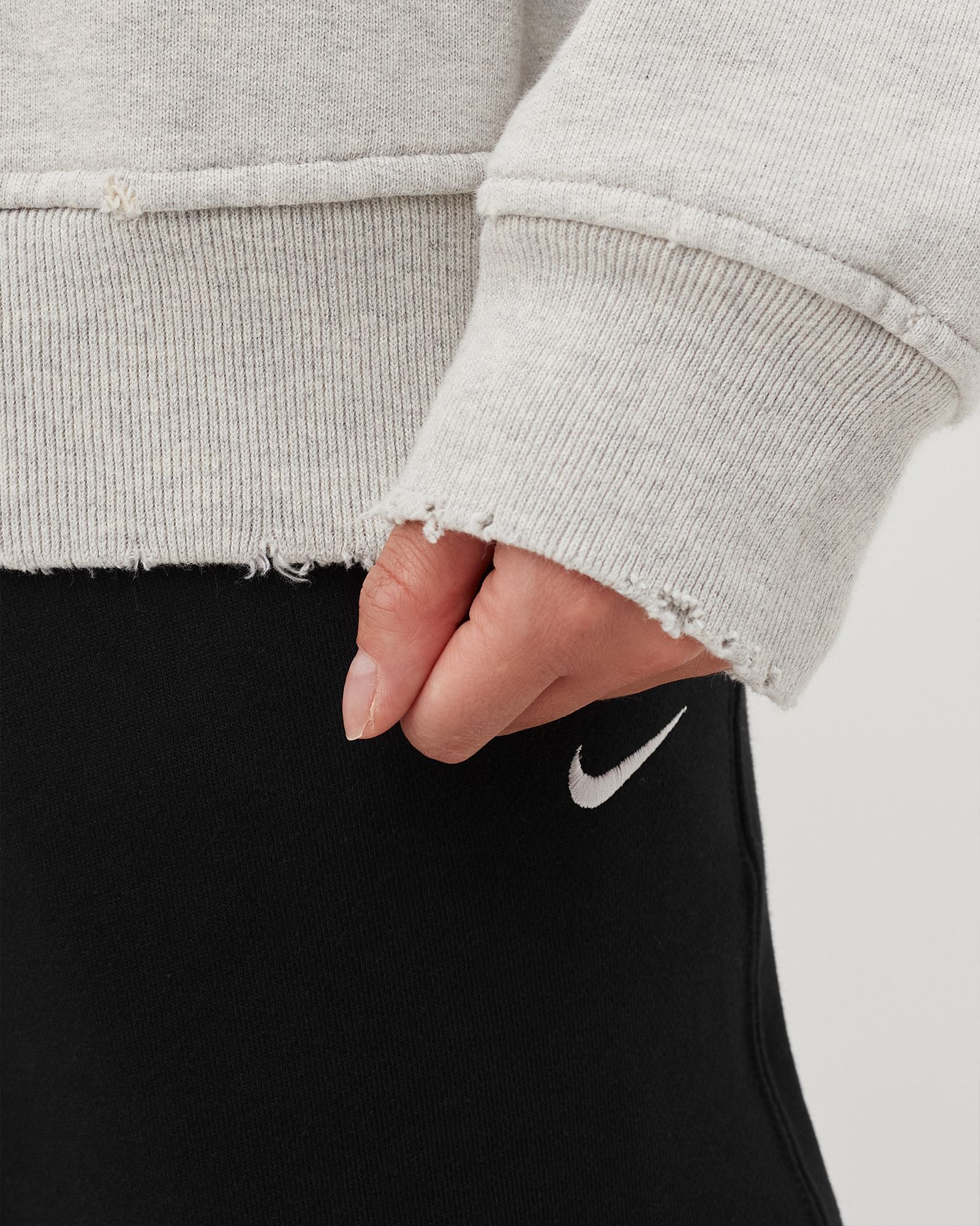 WMNS Distressed Crew sweatshirt