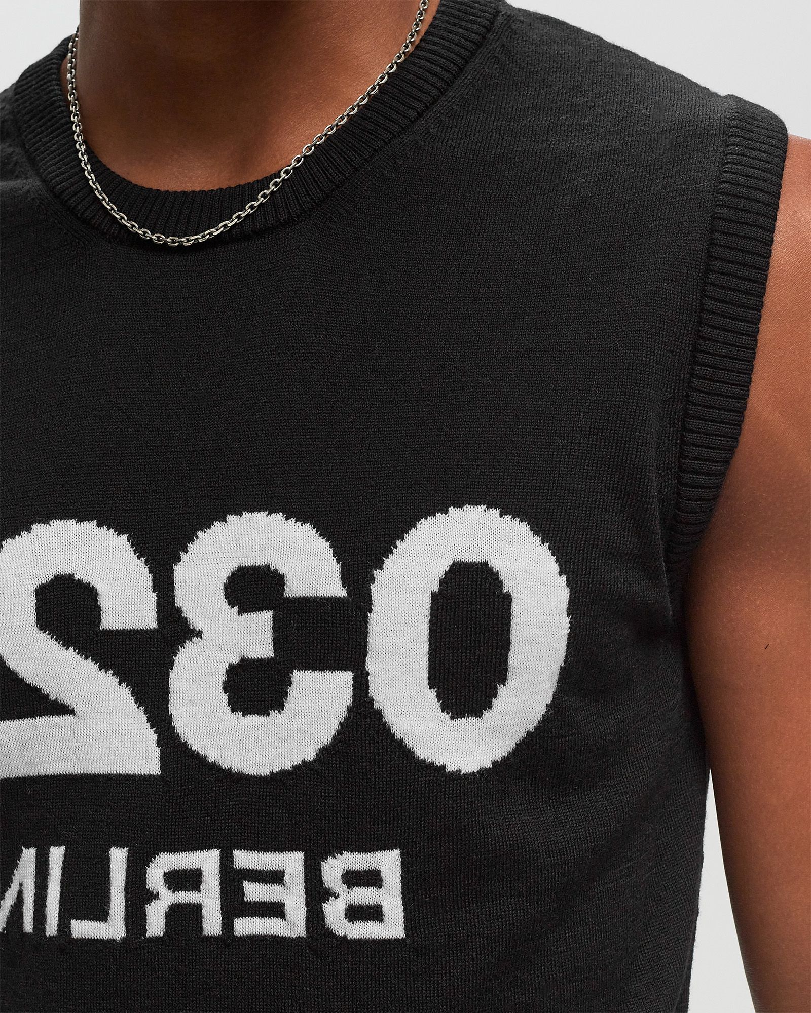 HOLLYWOOD TO BERLIN SELFIE TANK