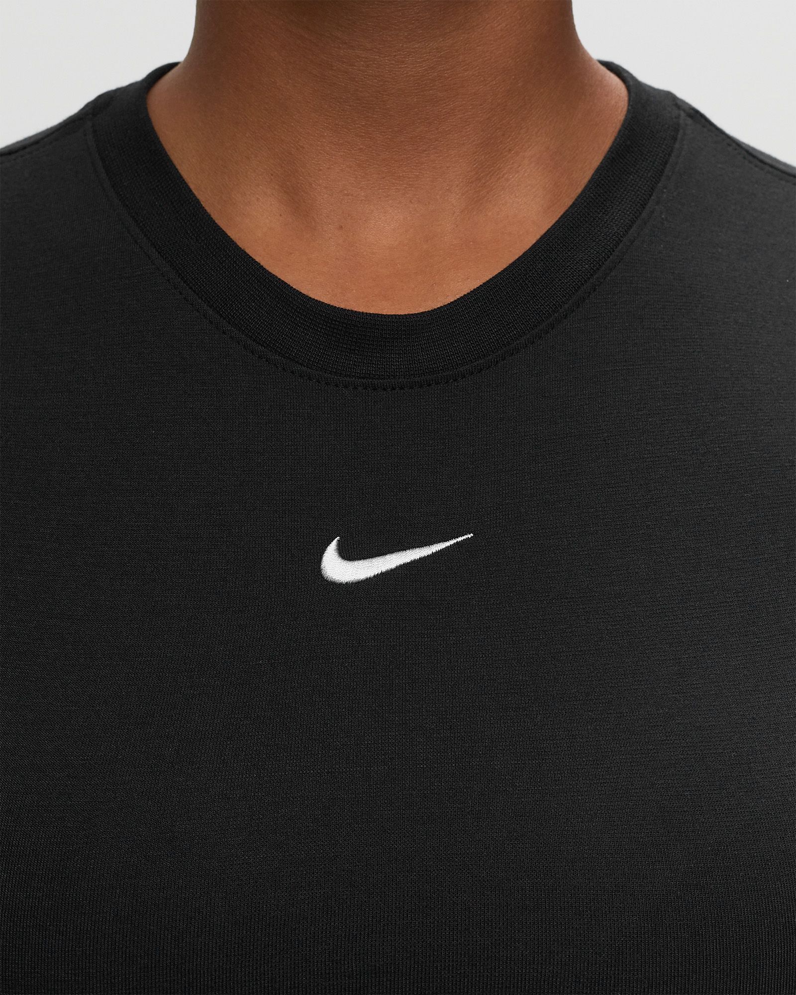 Nike Sportswear Essential Women's Slim-Fit Crop T-Shirt