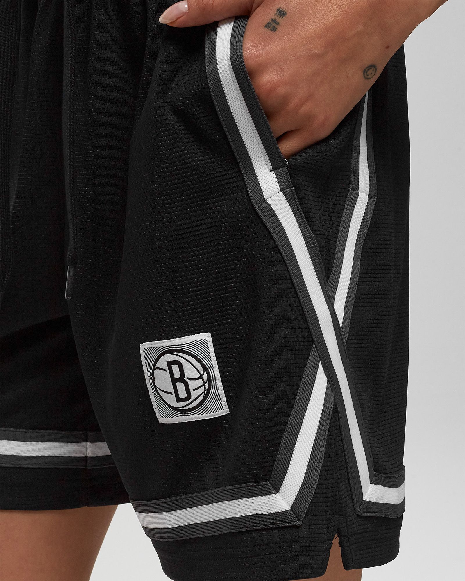 BROOKLYN NETS WNK DF FLY CROSSOVER SHORT