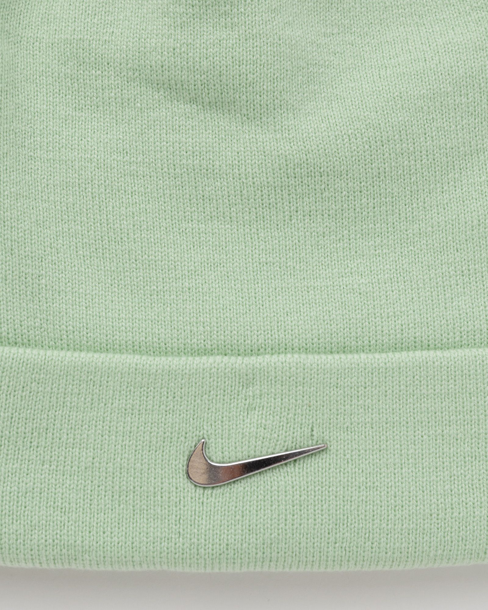PEAK STANDARD CUFF METAL SWOOSH BEANIE