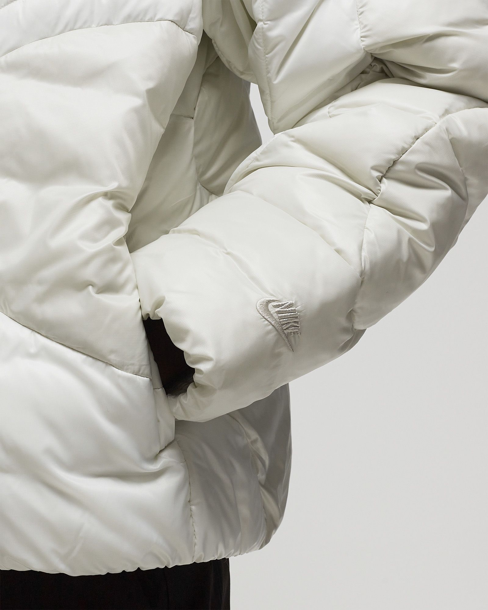 Nike Sportswear Men's Oversized Water-Repellent Hooded Jacket