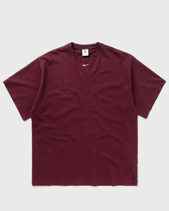 Maroon nike outlet shirt