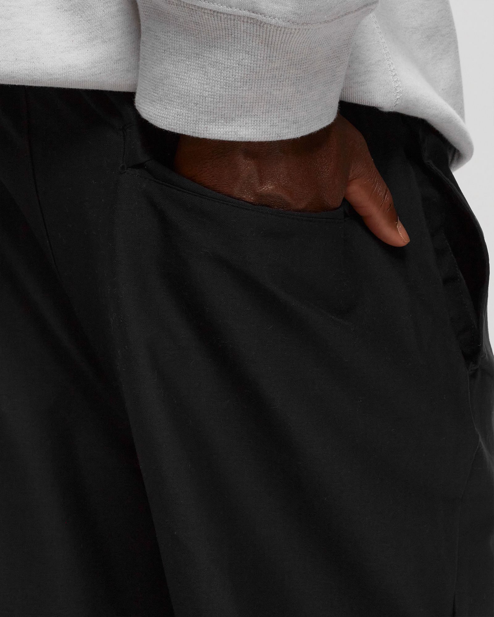 ESSENTIALS CROPPED PANTS