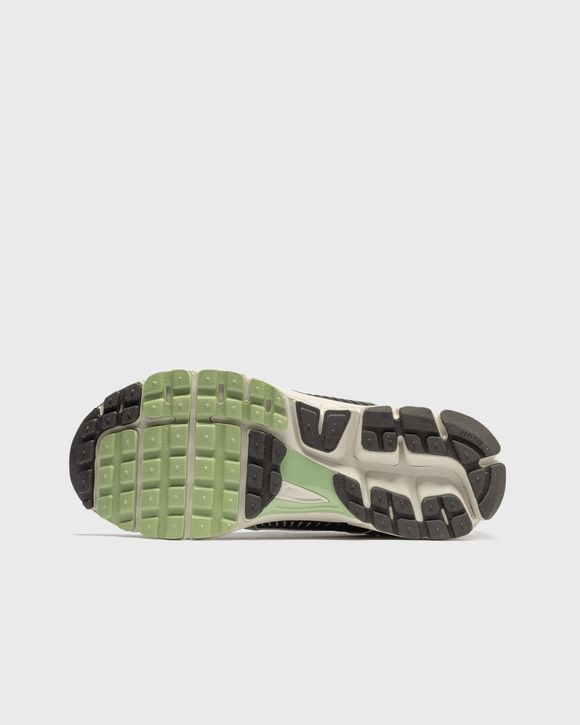 WMNS ZOOM VOMERO 5