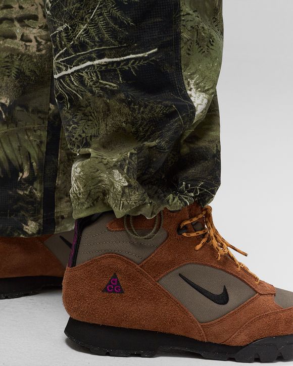 Nike ACG - Smith Summit - Allover Print Cargo Pant Green - OIL GREEN/MEDIUM  OLIVE/REFLECTIVE SILV