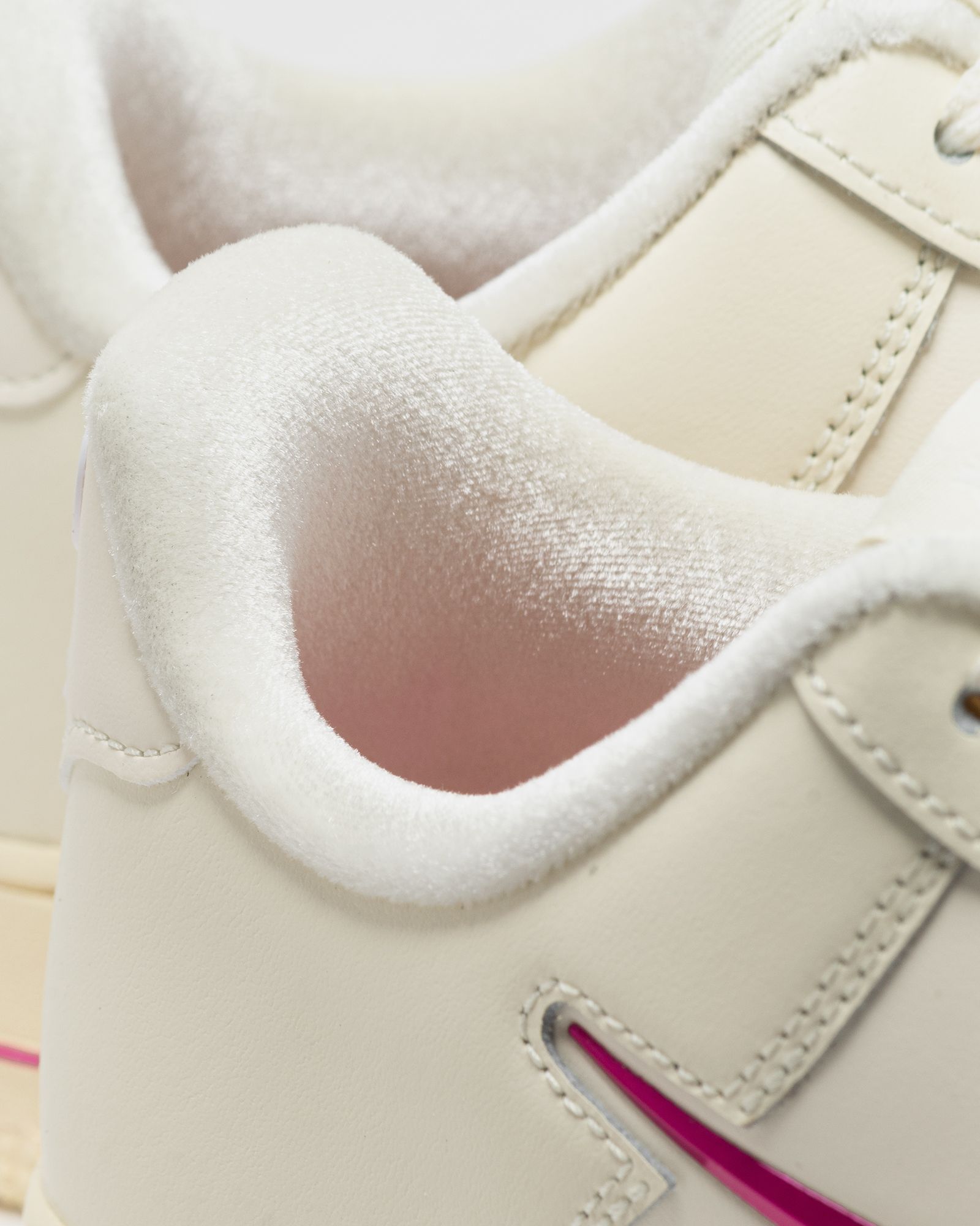 WMNS AIR FORCE 1 '07 SE