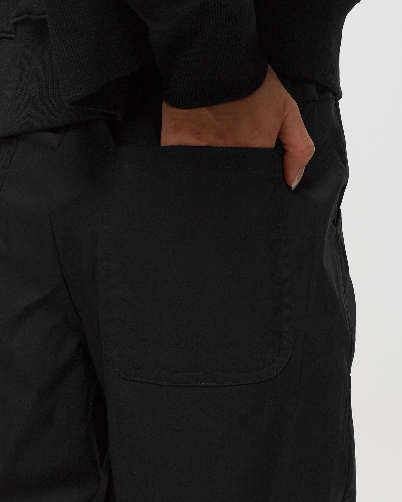 W Sportswear Essentials Woven High-Rise Trousers