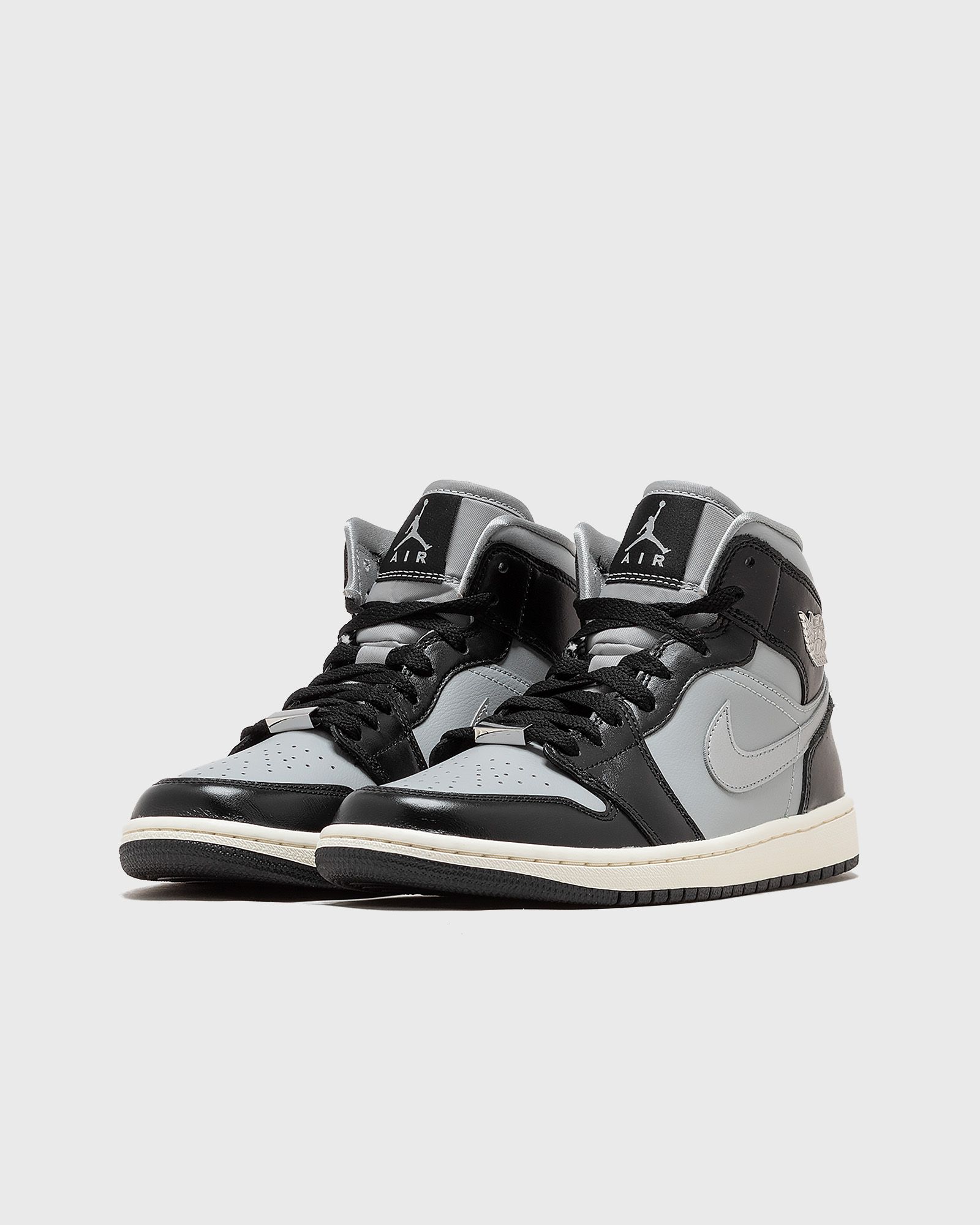 Air Jordan 1 Mid SE WMNS