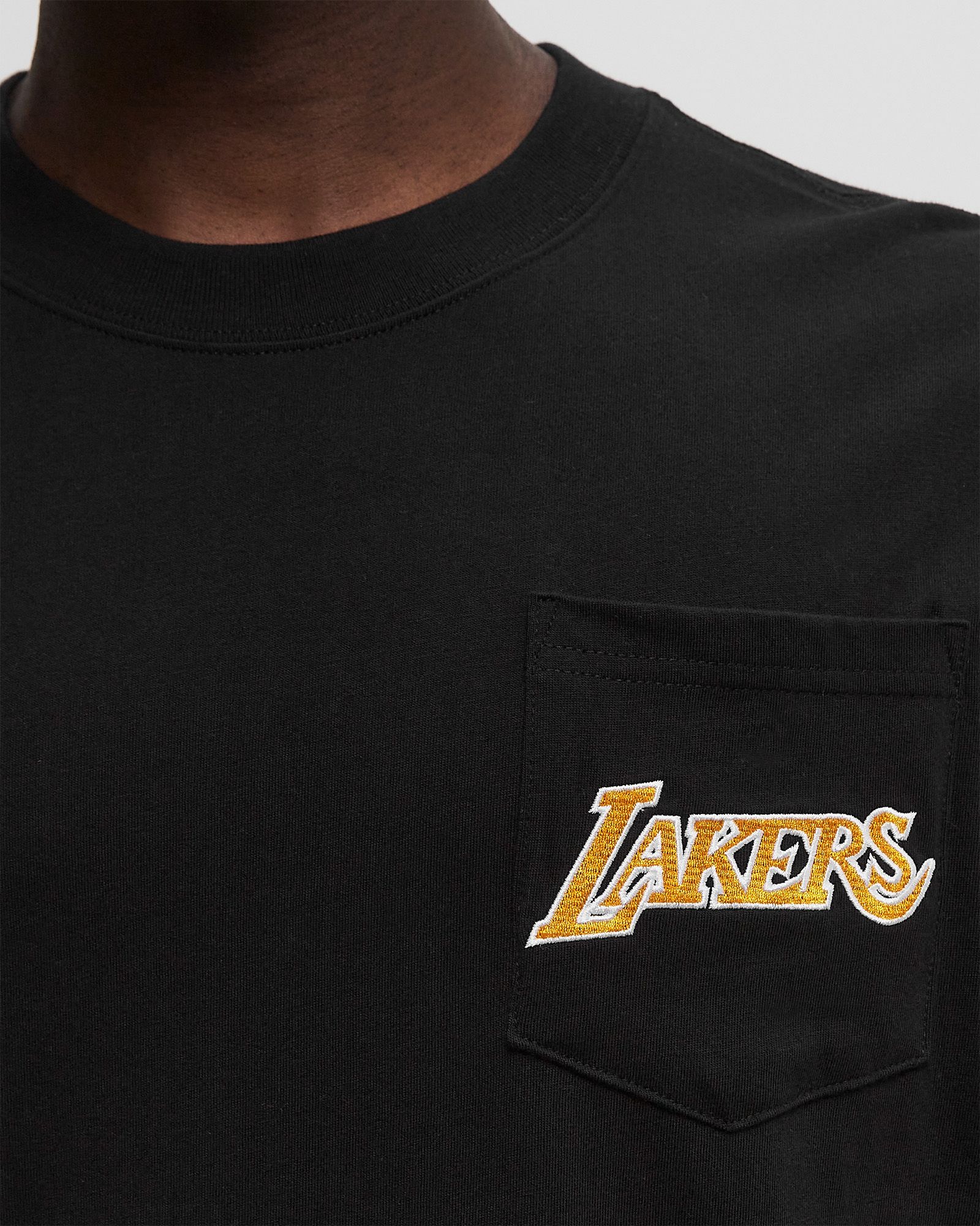 NBA DOUBLE HIT SS POCKET TEE VINTAGE LOGO LOS ANGELES LAKERS