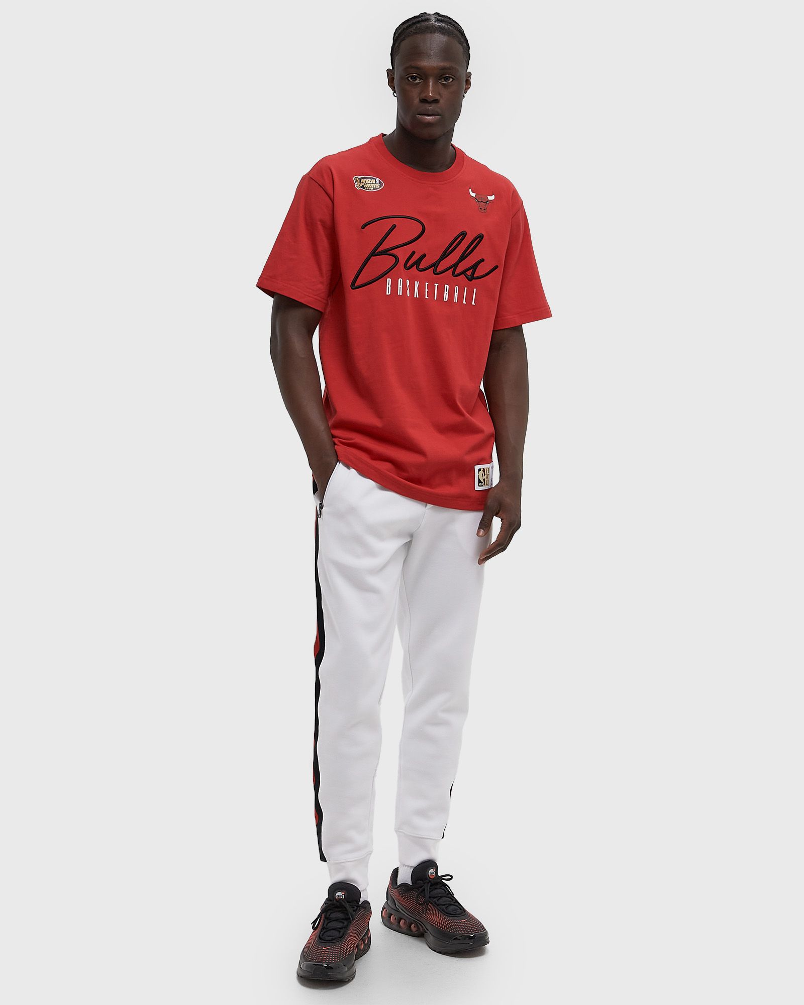 NBA TRAINING DAY PREMIUM SS TEE VINTAGE LOGO CHICAGO BULLS