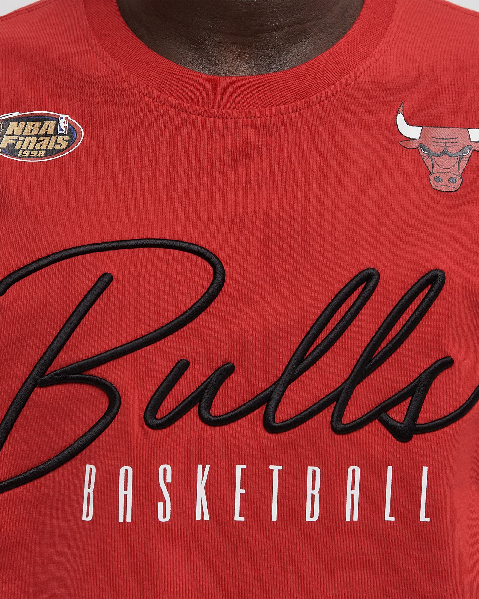 NBA TRAINING DAY PREMIUM SS TEE VINTAGE LOGO CHICAGO BULLS