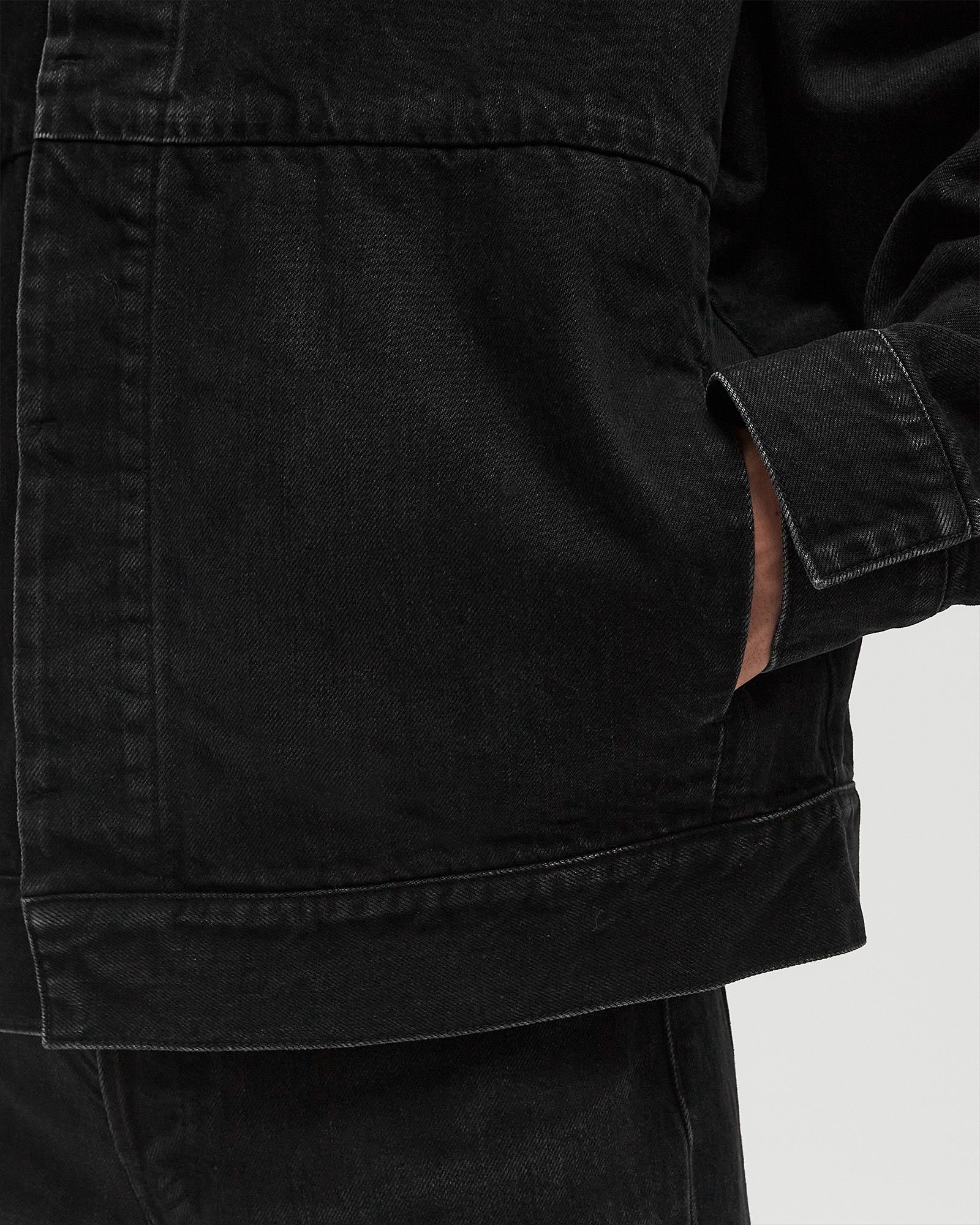 DENIM TRUCKER JACKET