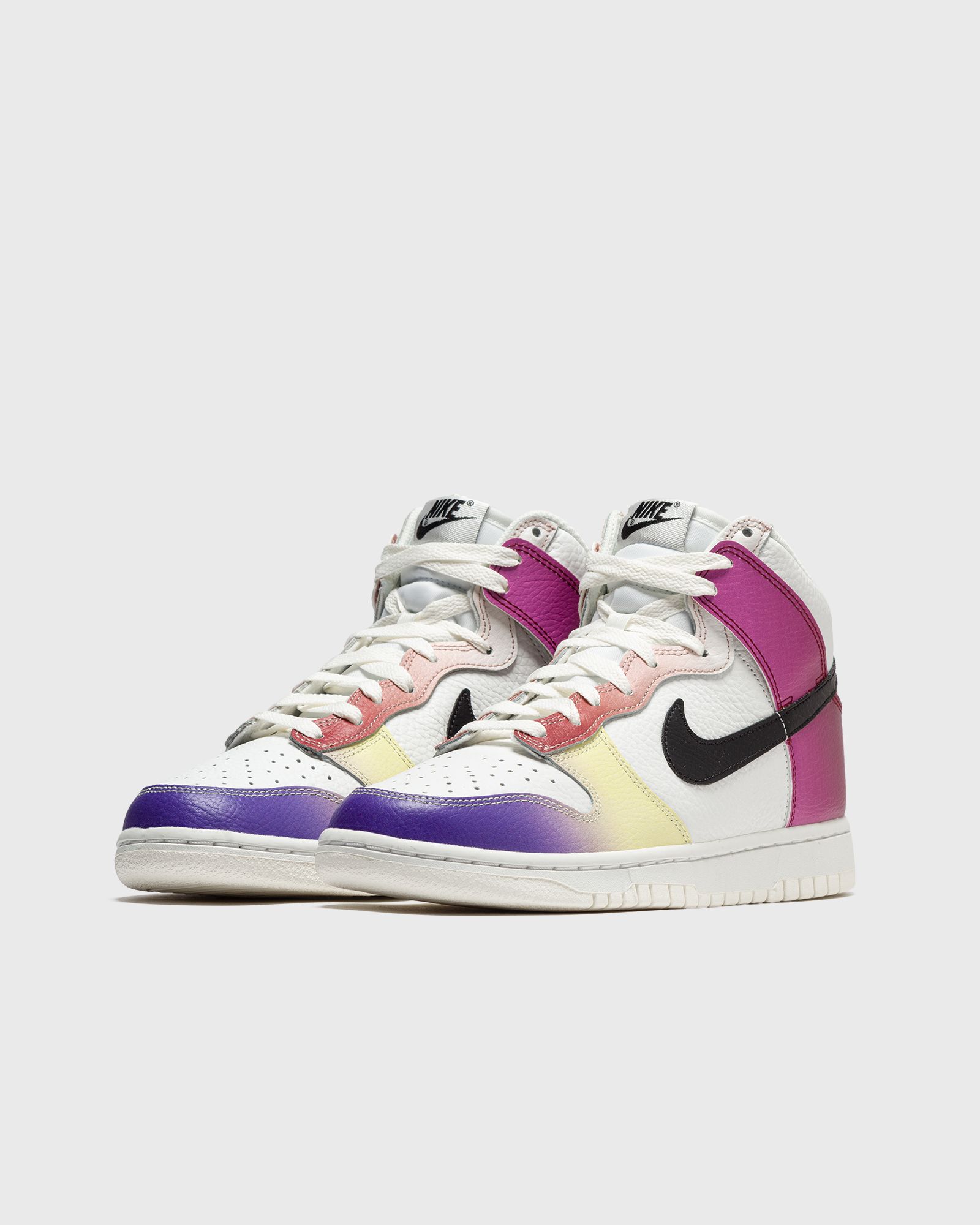 WMNS DUNK HIGH