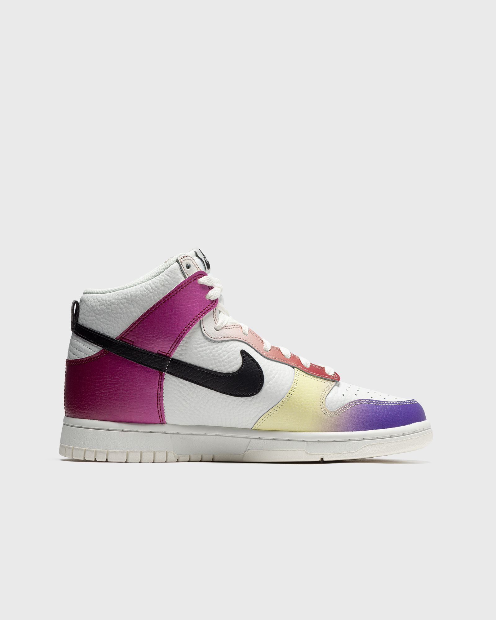 WMNS DUNK HIGH