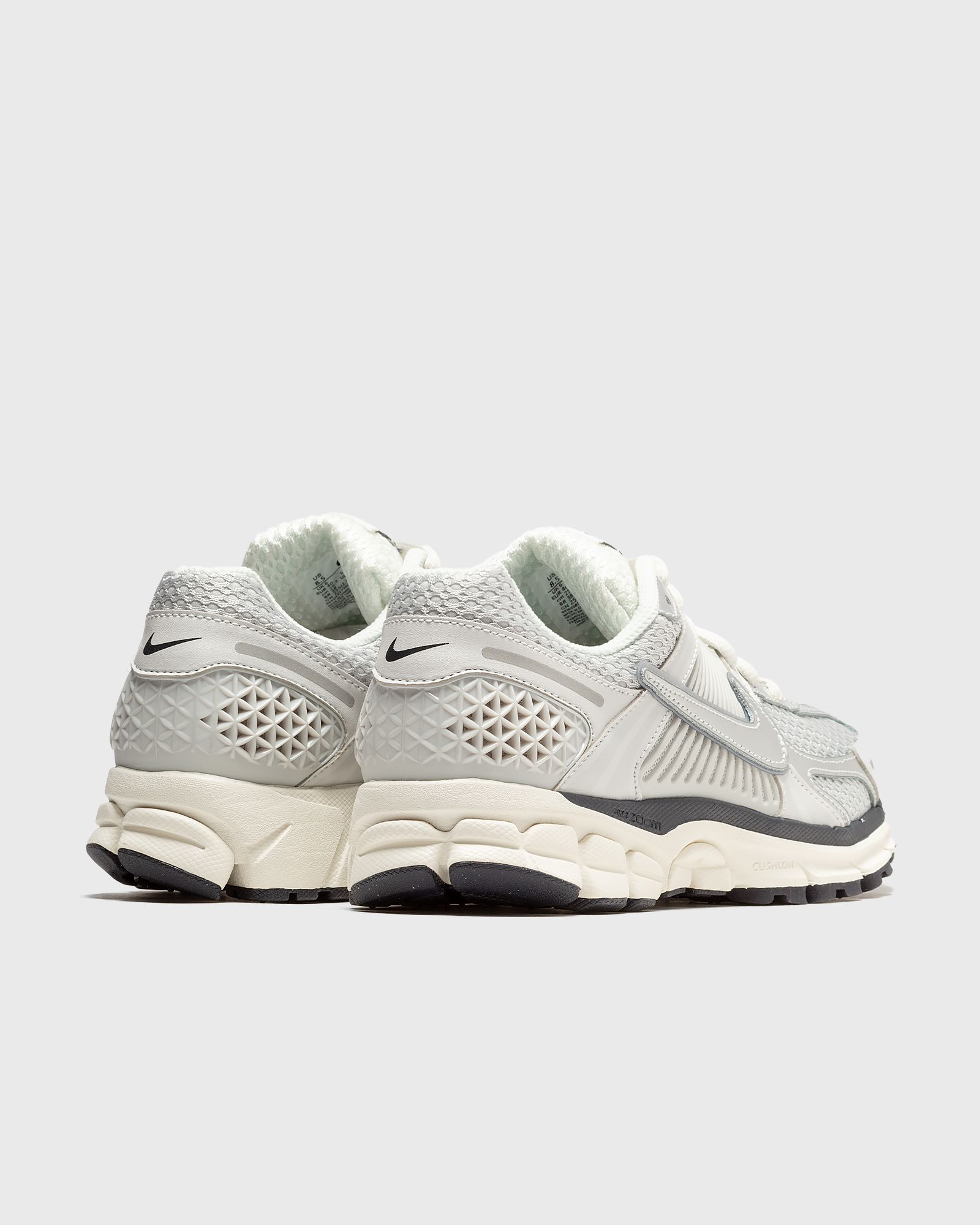 WMNS ZOOM VOMERO 5 'Photon Dust'