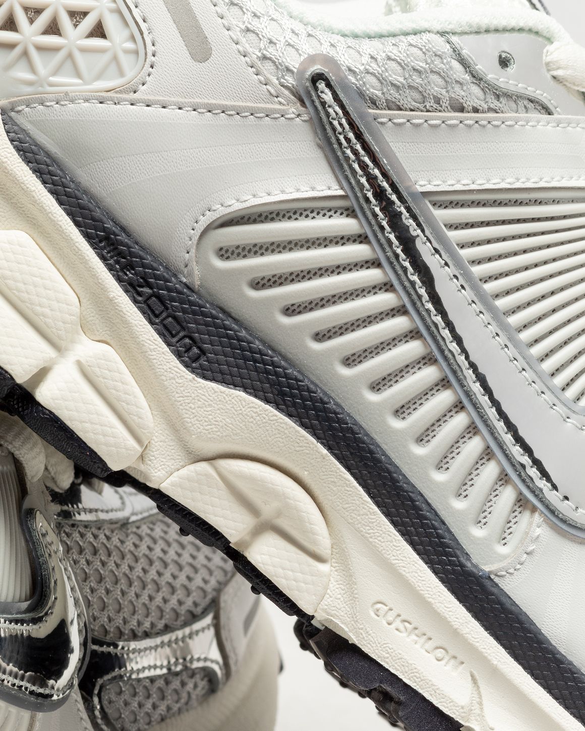 ◆正規品◆NIKE ZOOM VOMERO 5 PHOTON DUST(W)◆関税/送料無料◆ Nike Zoom Vomero 5 Photon Dust - 38 - Ceny i opinie - Ceneo.pl