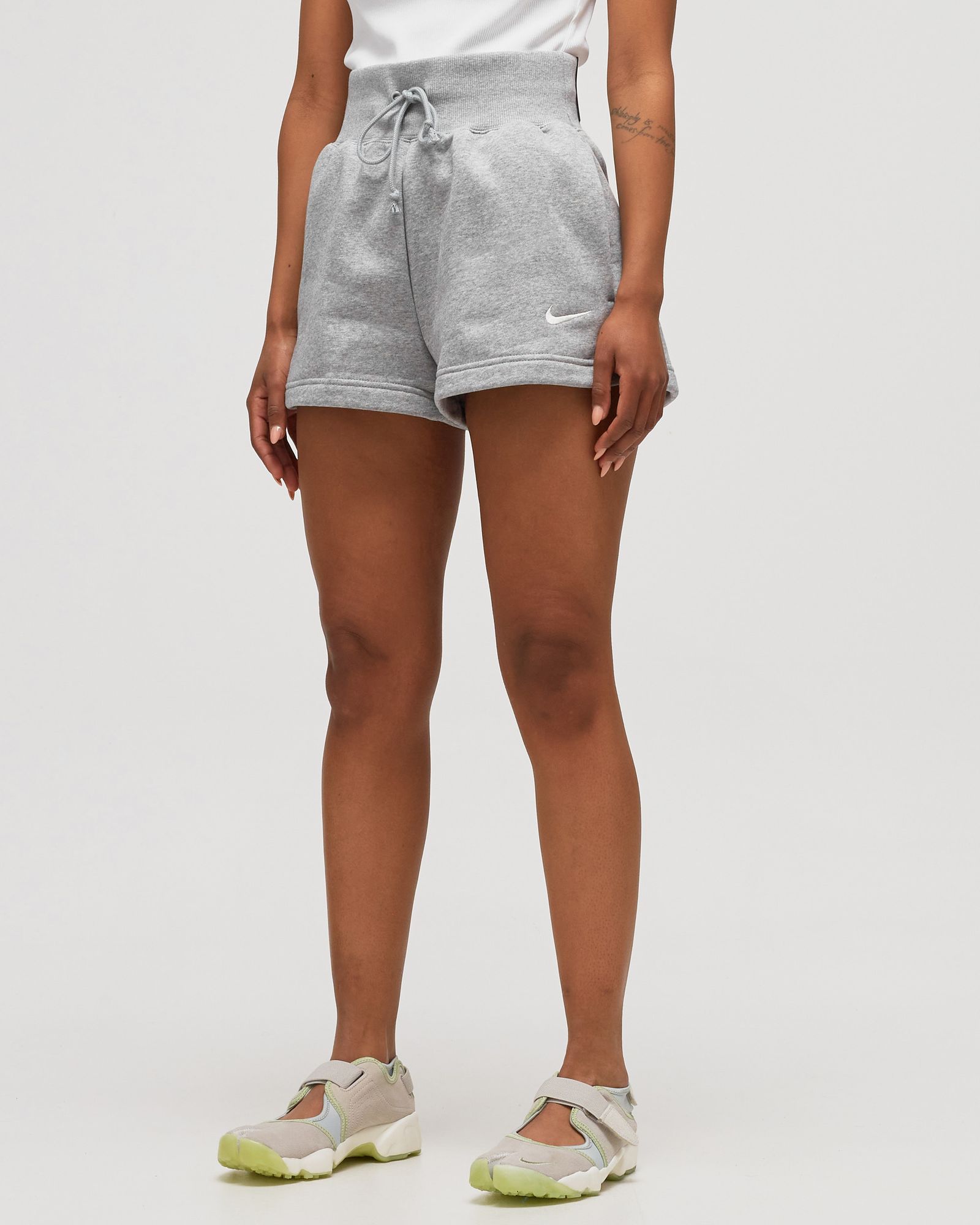 SPORTSWEAR PHOENIX FLEECE WOMEN'S HIGH-WAISTED SHORTS