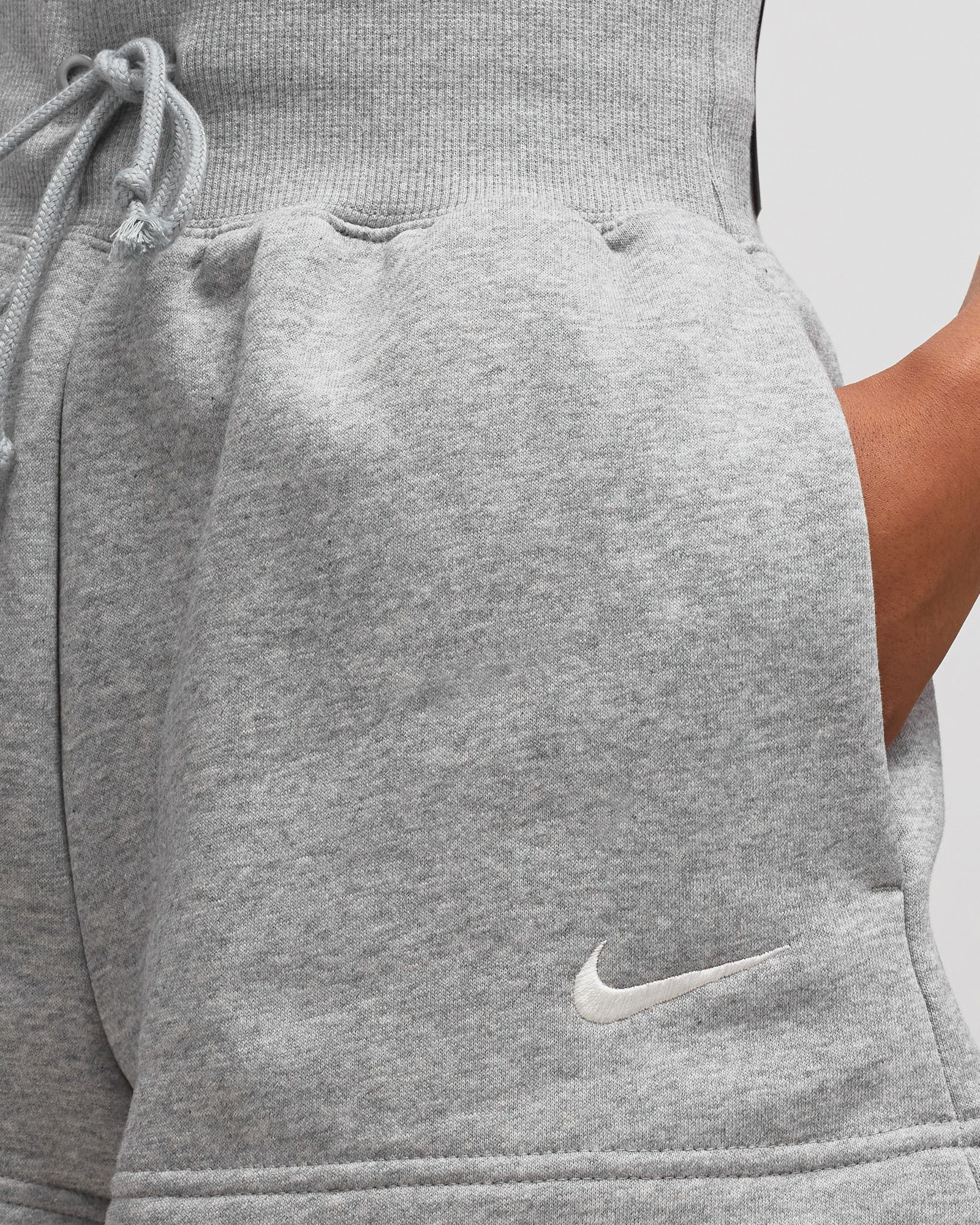 SPORTSWEAR PHOENIX FLEECE WOMEN'S HIGH-WAISTED SHORTS