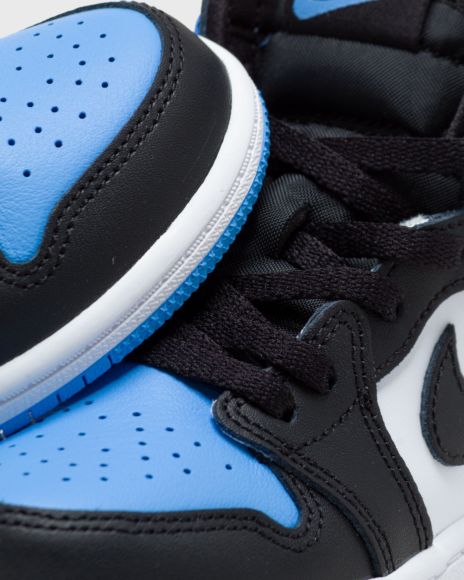 JORDAN 1 RETRO HIGH OG 'University Blue' (TD)