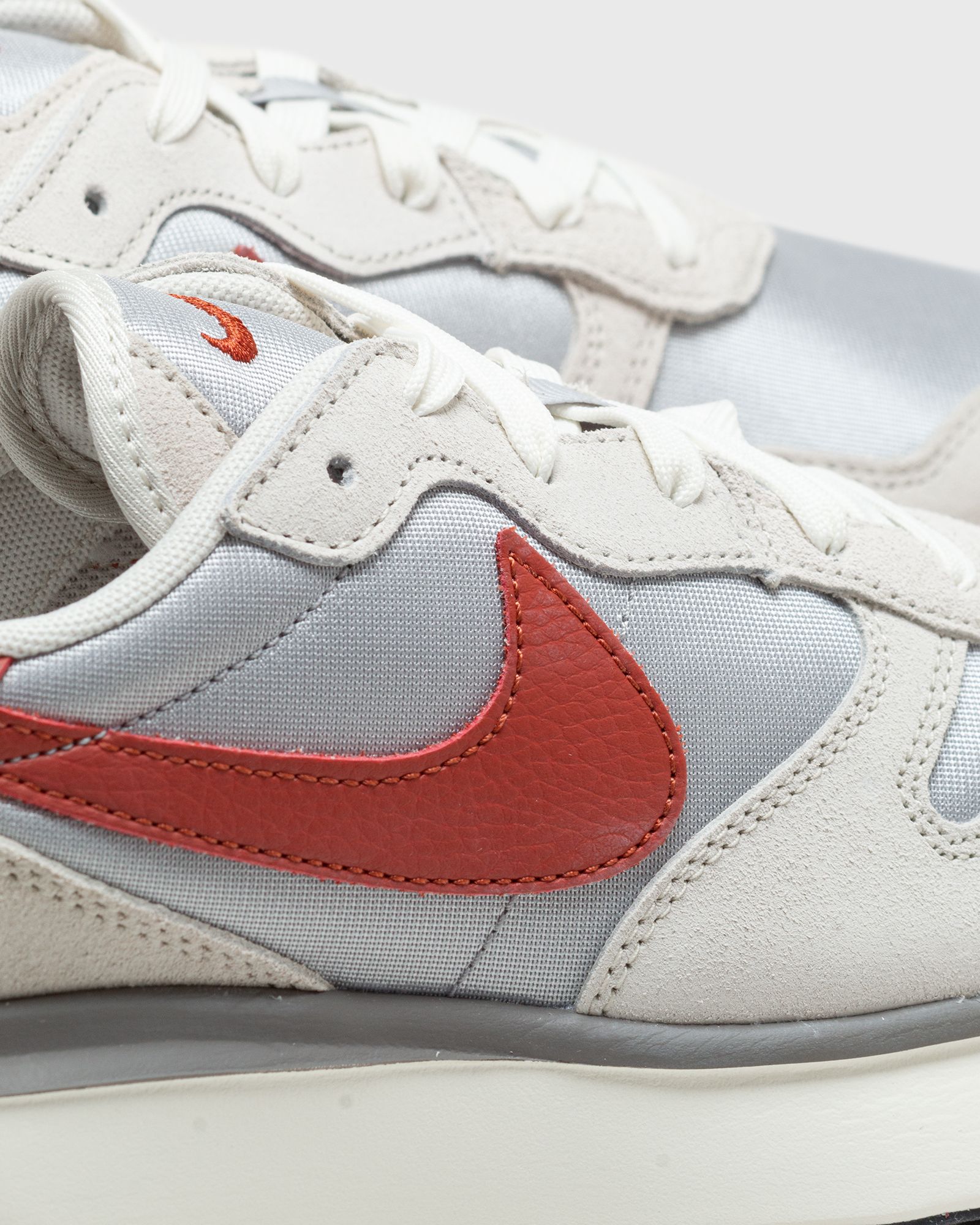 W NIKE PHOENIX WAFFLE