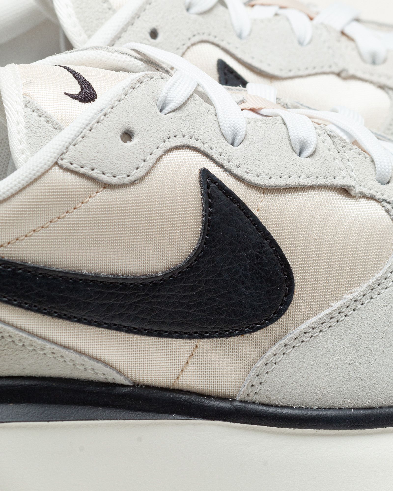 W NIKE PHOENIX WAFFLE