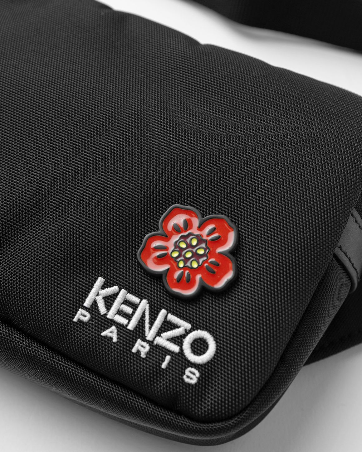 KENZO 48 スモルメッセンシャハック FF55SA302F30 99 KENZO 48' large messenger | KENZO