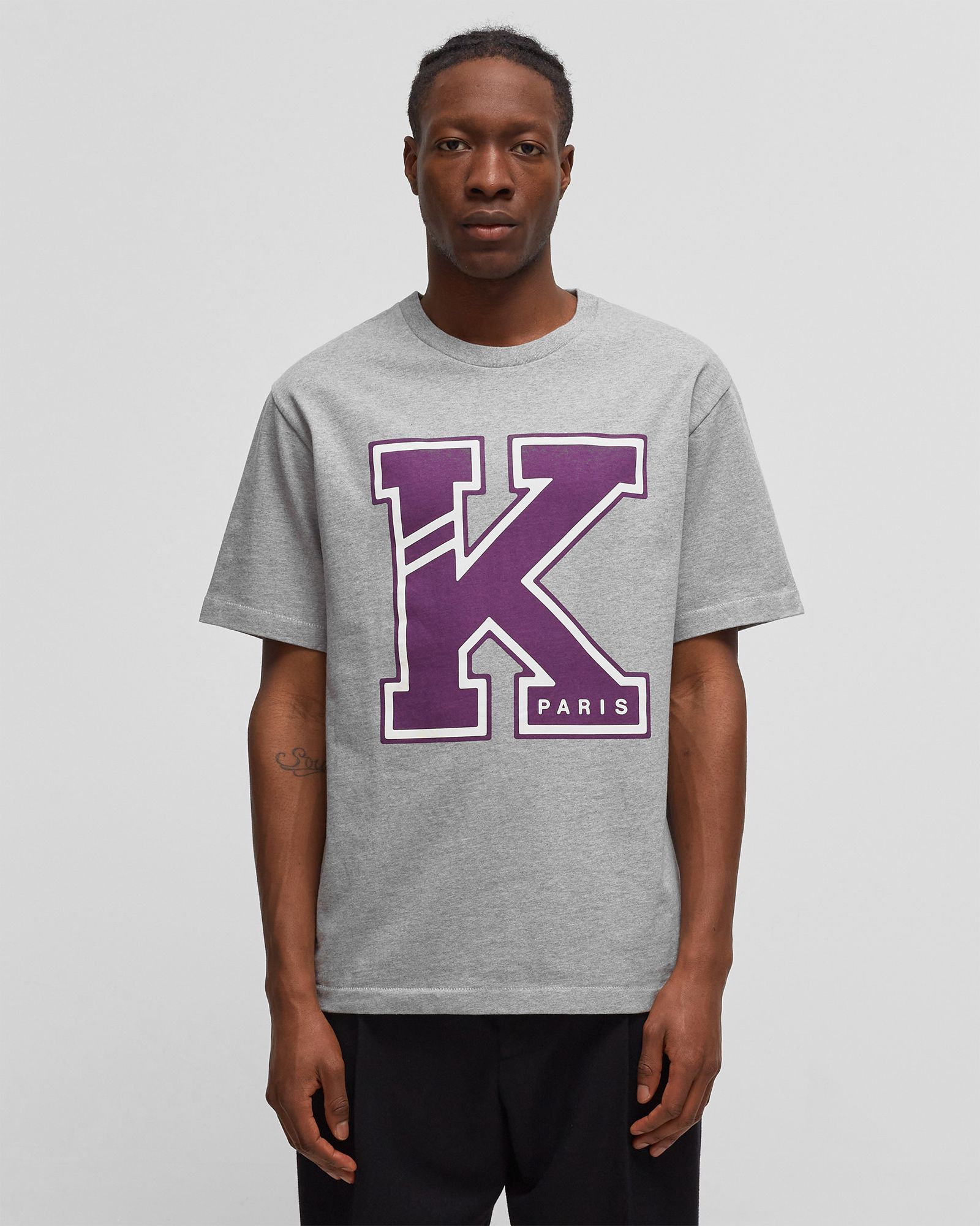 COLLEGE CLASSIC TEE