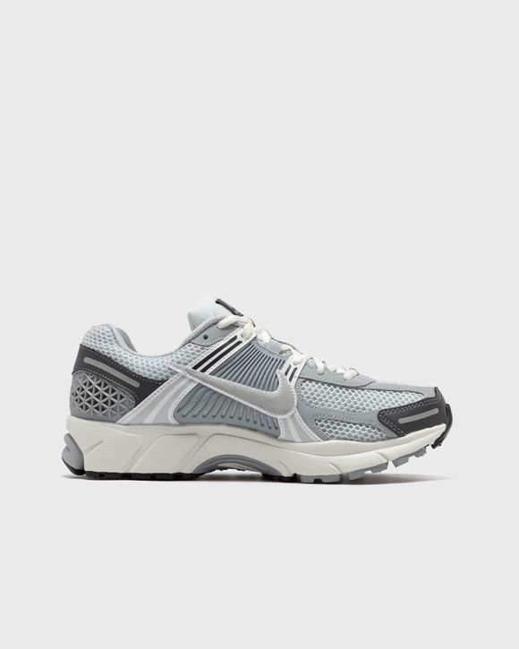 WMNS NIKE ZOOM VOMERO 5
