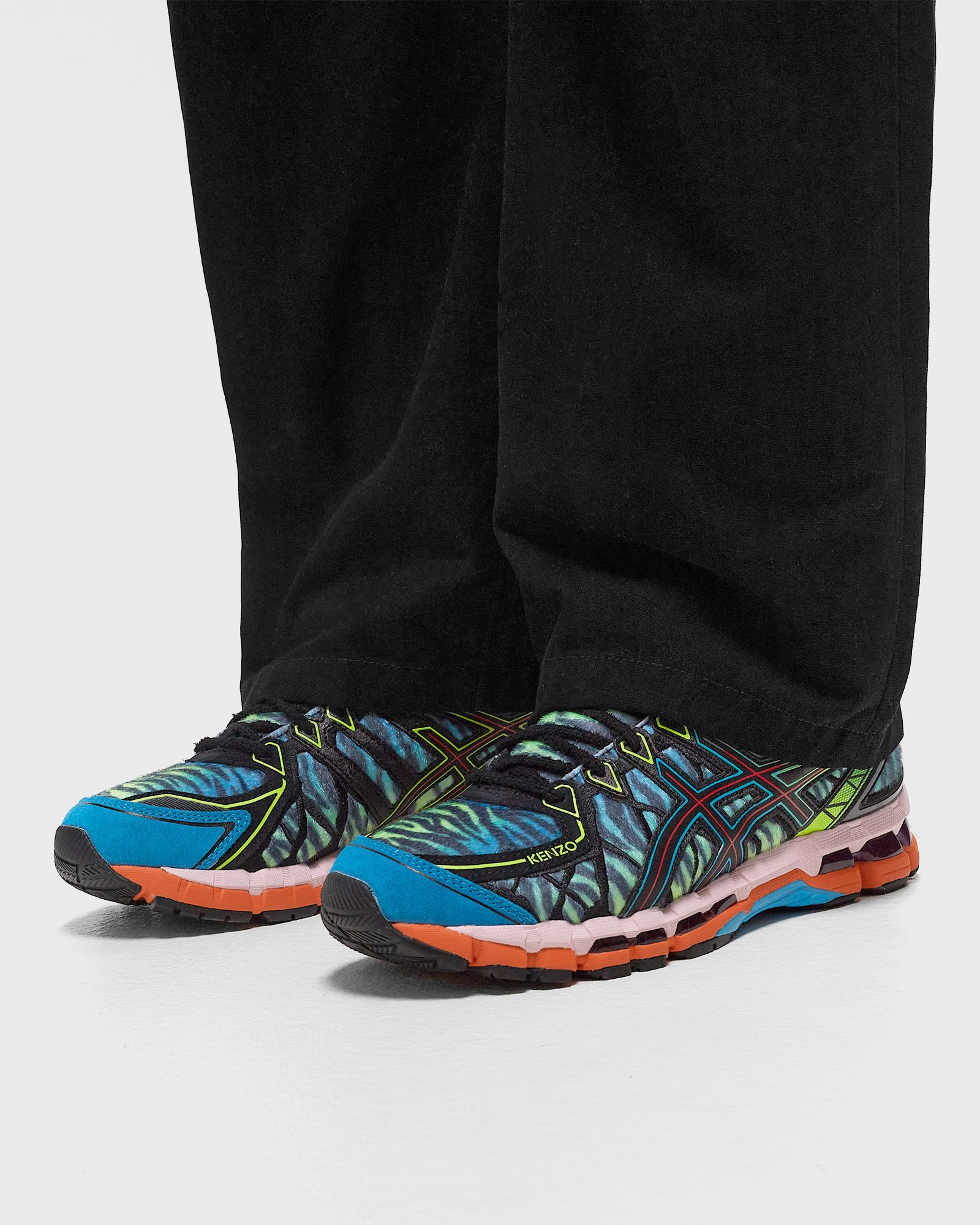 x Asics Gel-Kayano 20