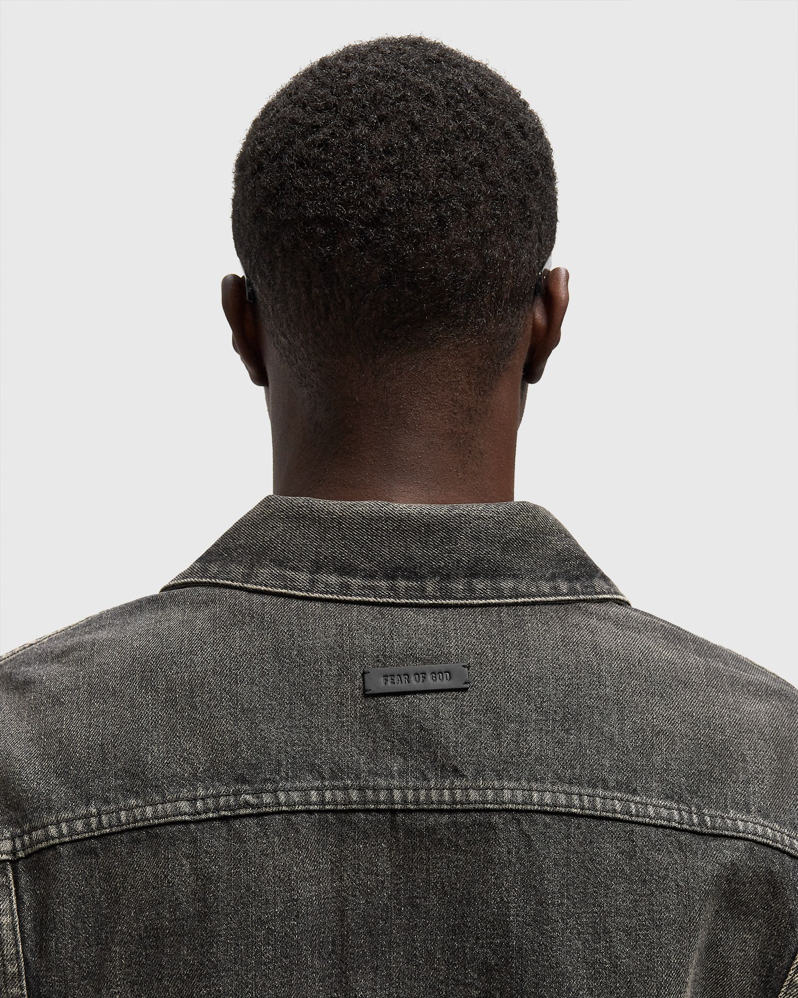 DENIM TRUCKER JACKET