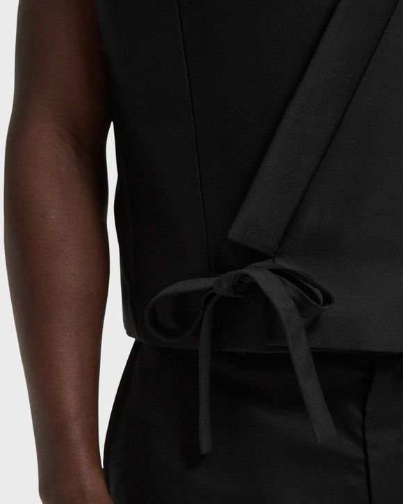 SLEEVELESSJACKET