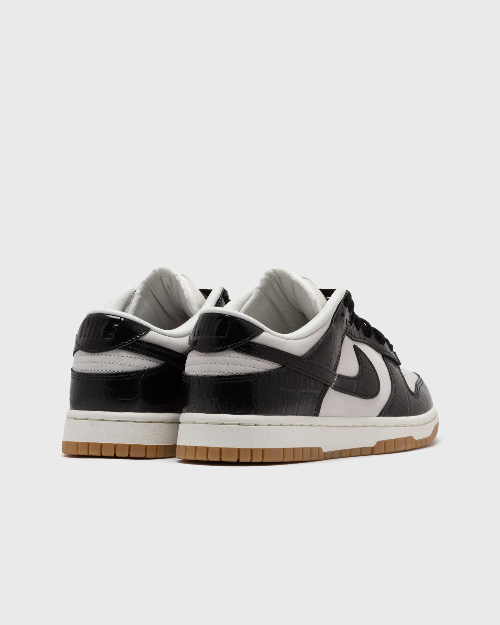 WMNS NIKE DUNK LOW LX