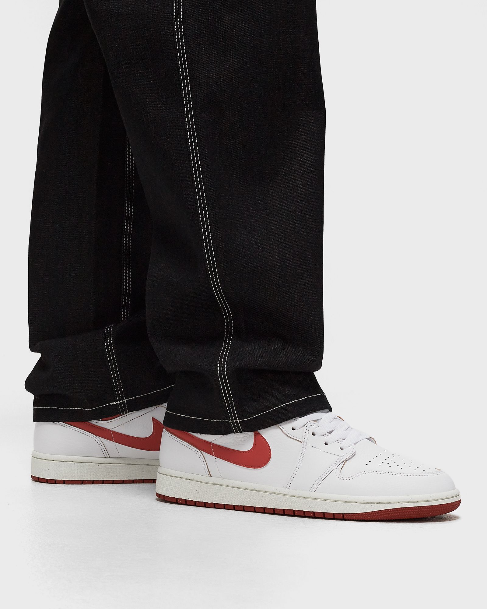 AIR JORDAN 1 MID SE "DUNE RED"