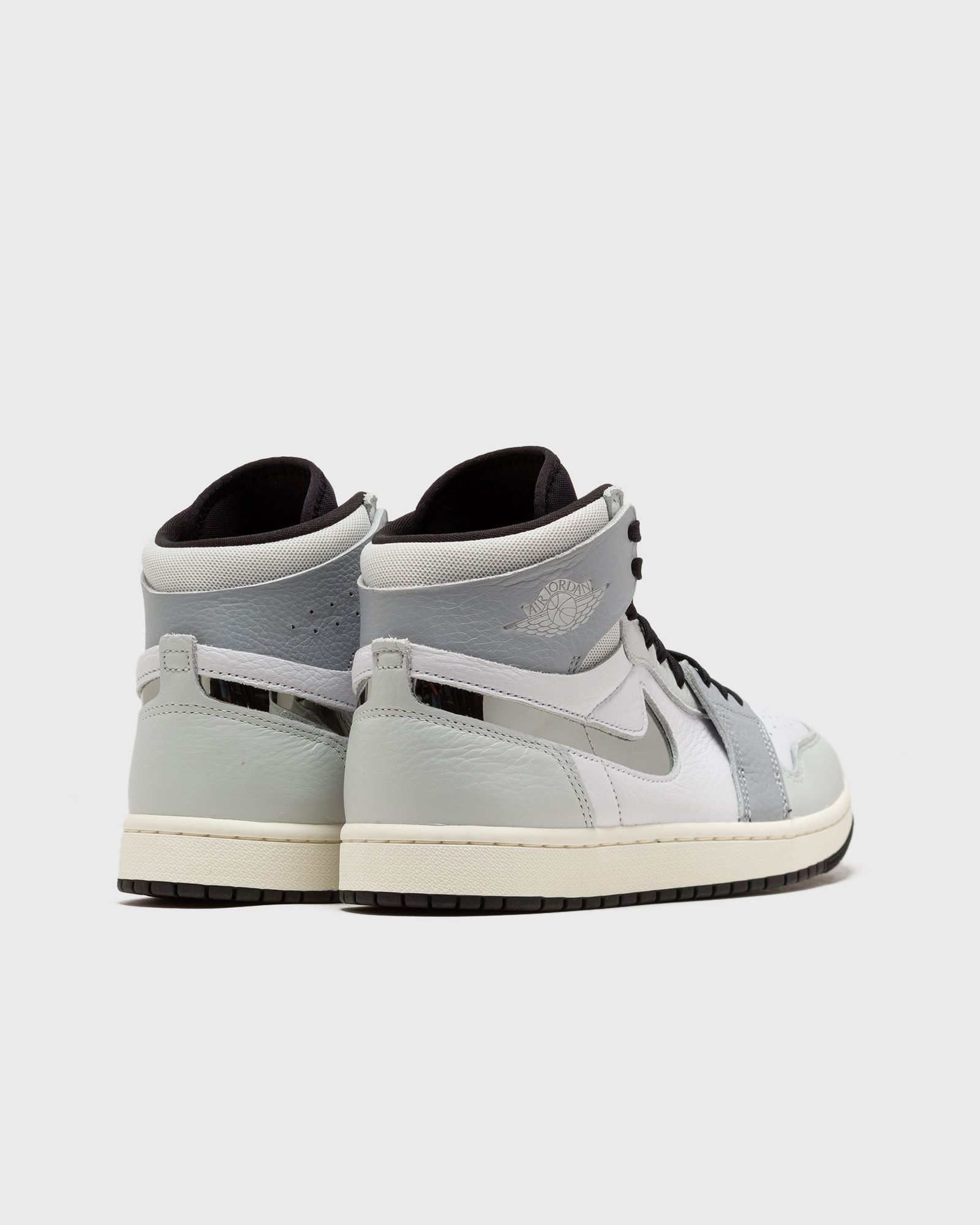 WMNS AIR JORDAN 1 ZM AIR CMFT 2