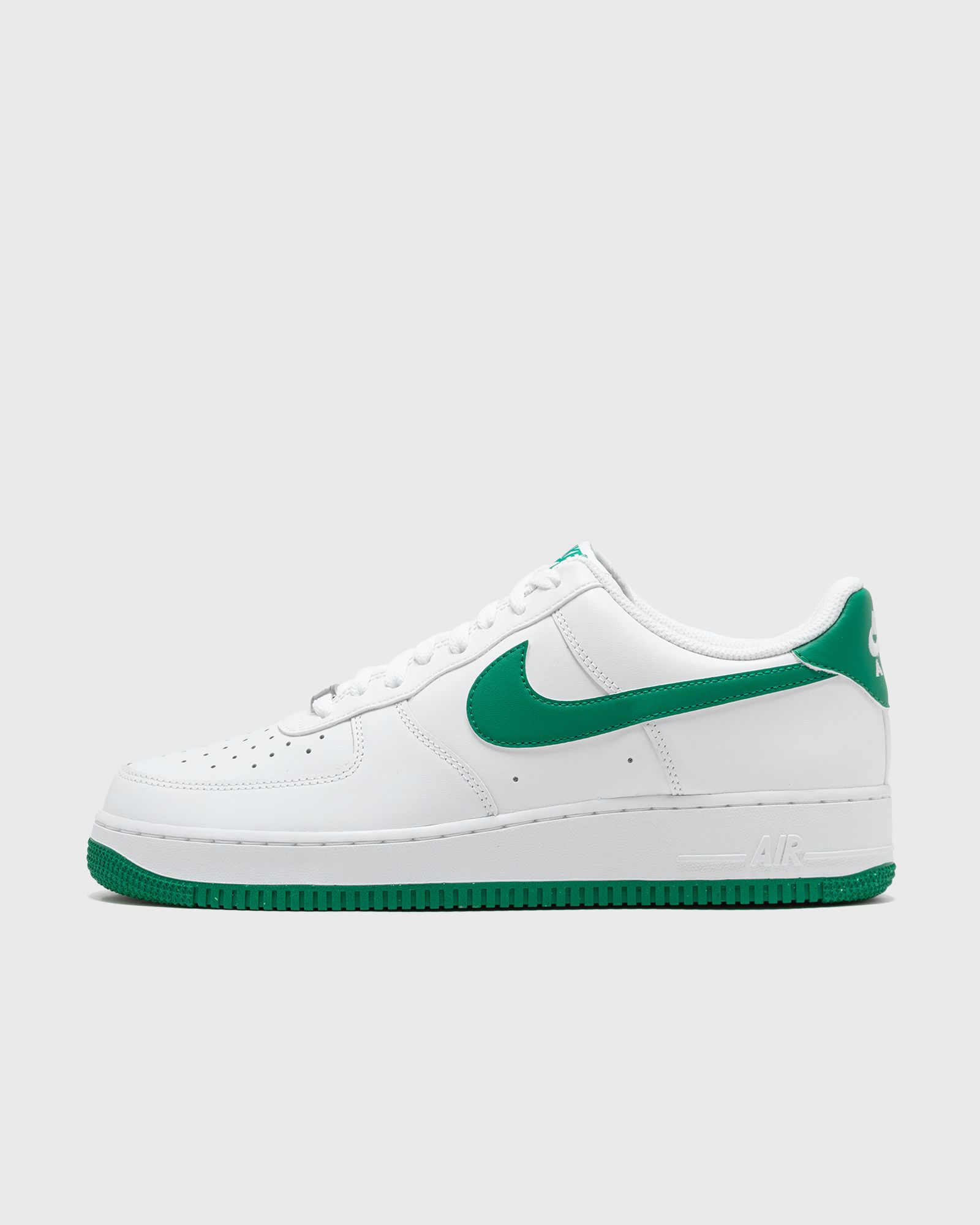 Nike AIR FORCE 1 '07 men Lowtop white in Größe:40