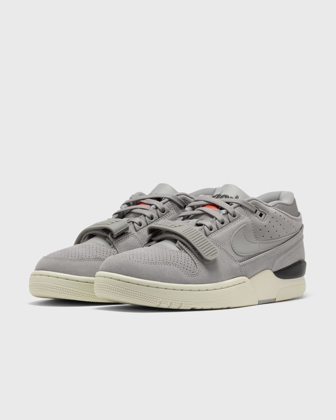 スニーカー NIKE AAF88 LOW eyJidWNrZXQiOiJic3RuLWltYWdlLX
