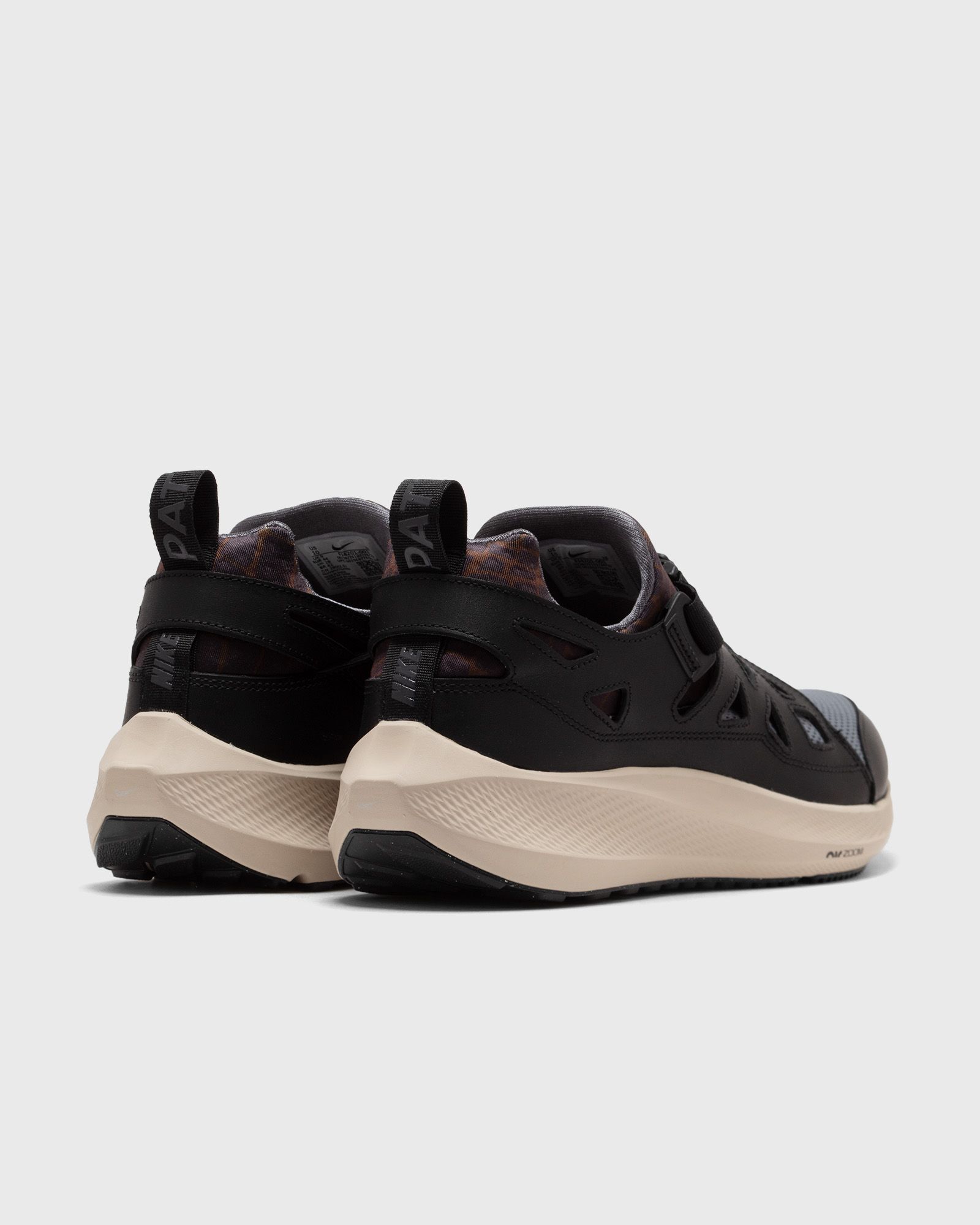 AIR HUARACHE 20Y24 x PATTA