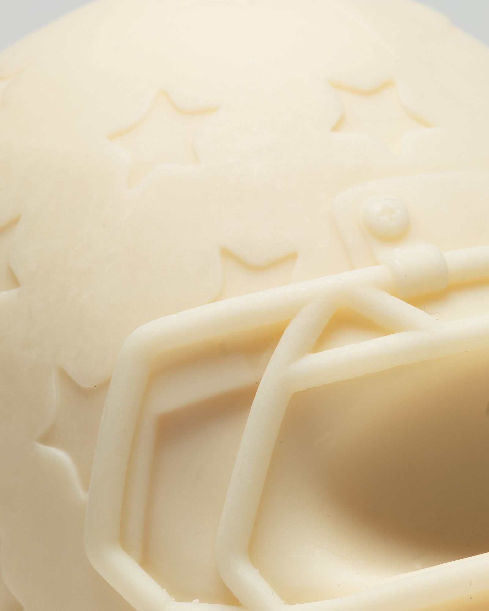 Football Helmet Candle (2300g)