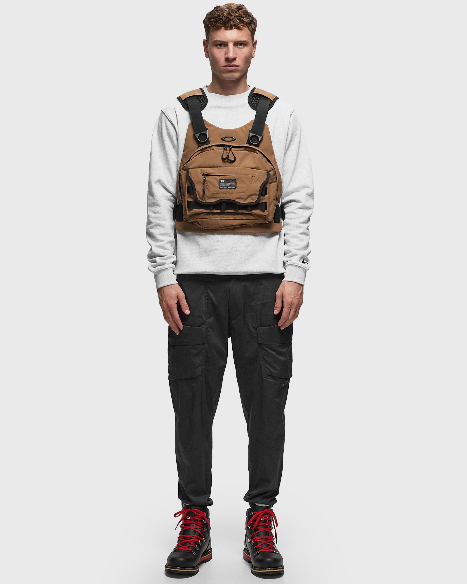 ✨極美品✨OAKLEY FGL AP VEST 4.0 PLUM OAKLEY FGL AP VEST 4.0 Beige | BSTN Store