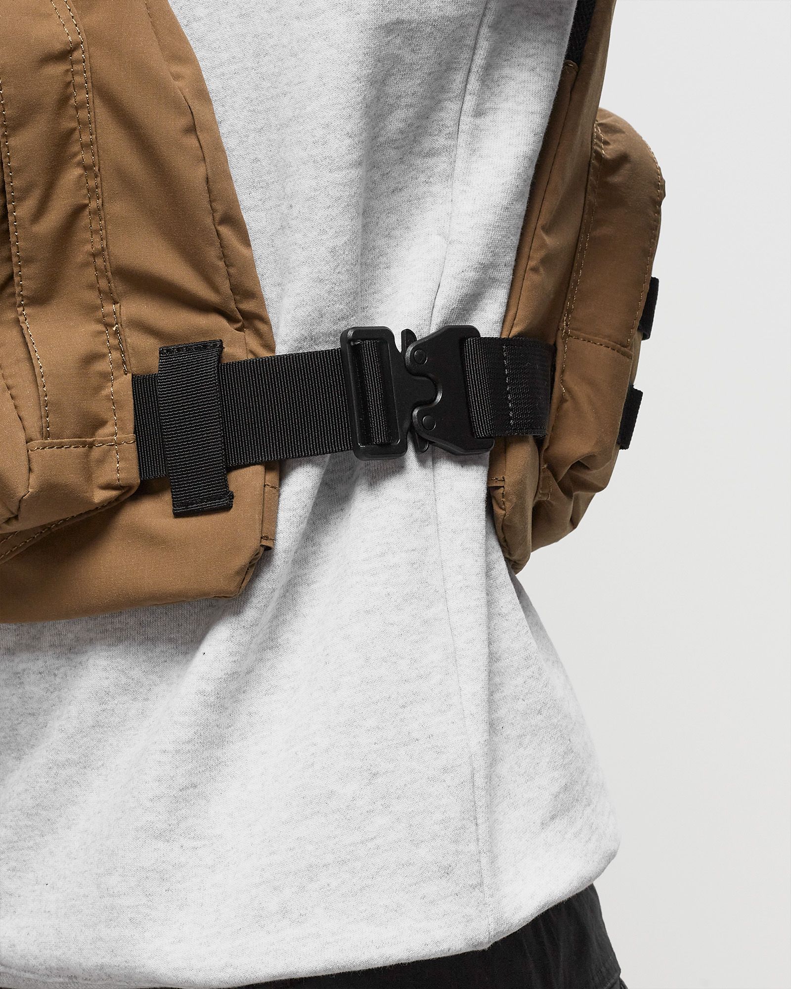 OAKLEY FGL AP VEST 4.0 Beige | BSTN Store